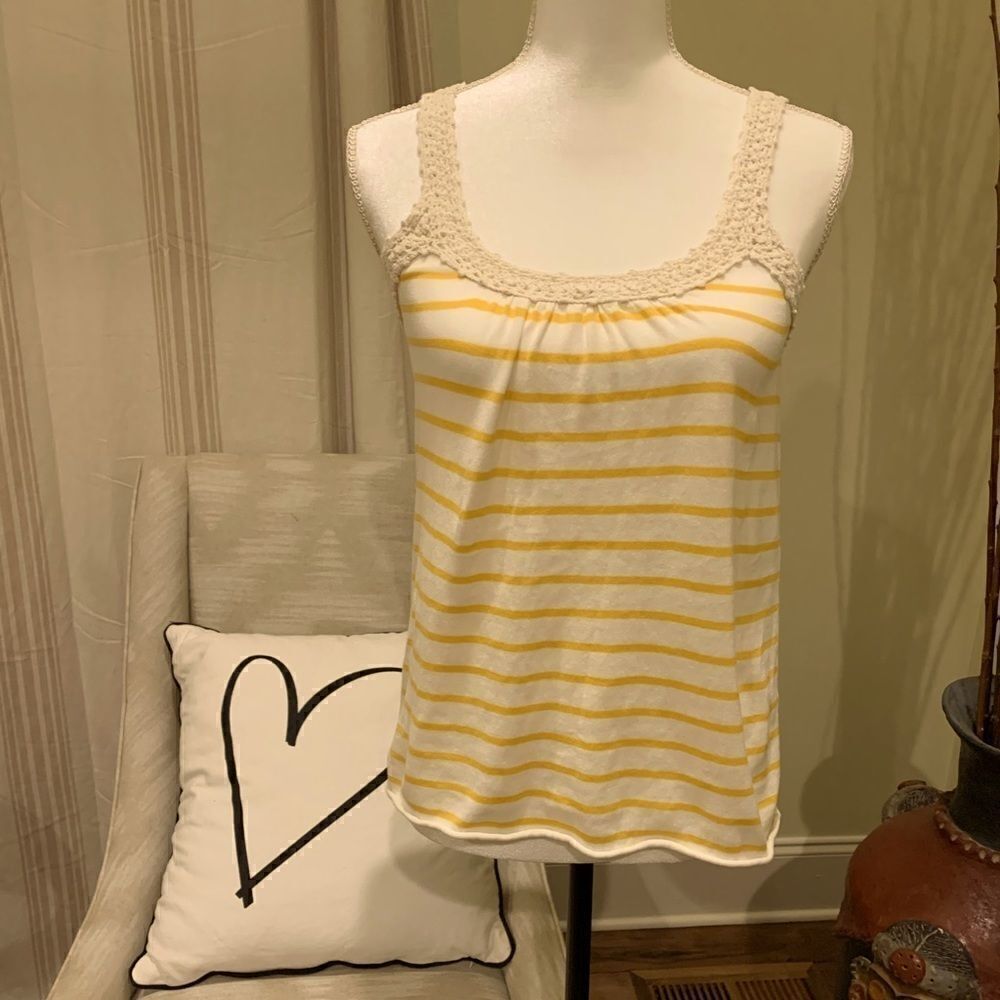 J crew tank top 💛